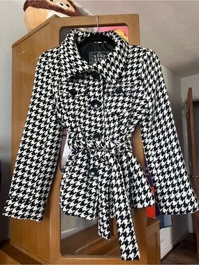 last kiss Black & White Houndstooth Tie-Waist Pea Coat